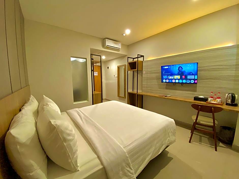 Front One Hotel Gombong