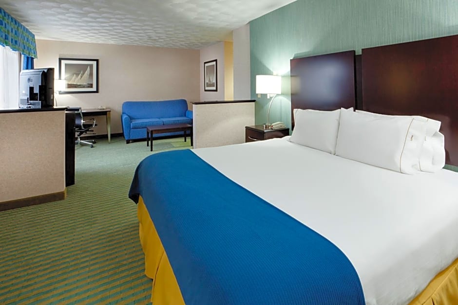 Holiday Inn Express & Suites Smithfield - Providence By IHG