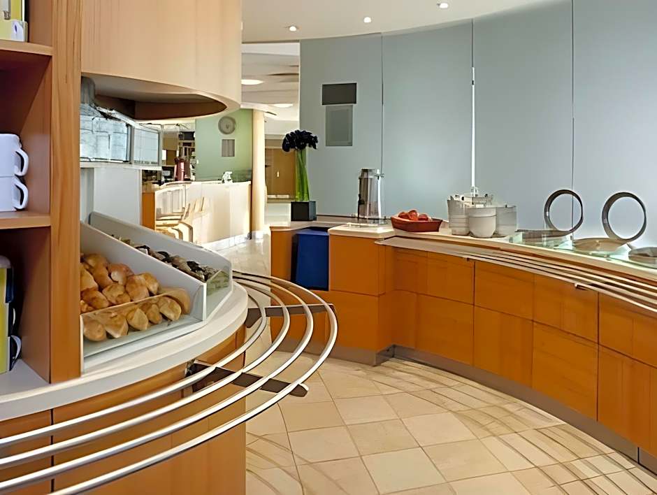 Holiday Inn Express Oxford Kassam Stadium By IHG