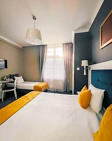 Comfort Triple Room