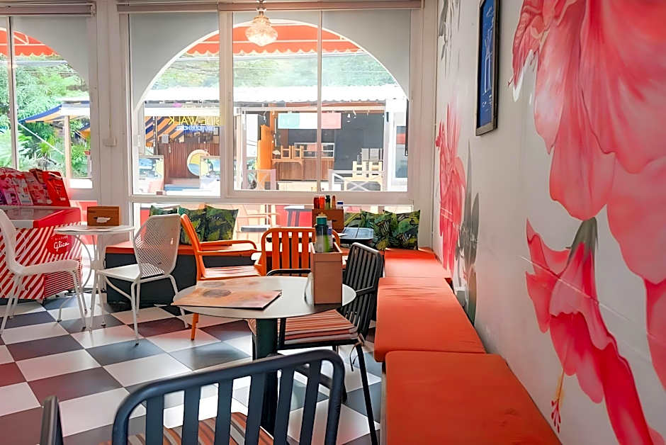 Sidewalk Boutique Hotel