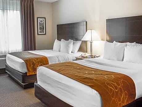 2 Queen Beds, Suite, Nonsmoking