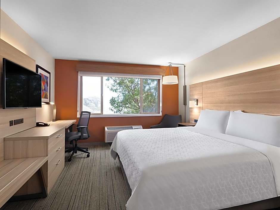 Holiday Inn Express Fort Bragg By IHG