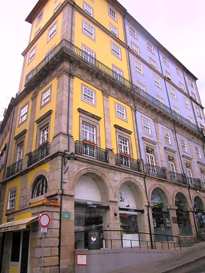 Oca Ribeira do Porto Hotel
