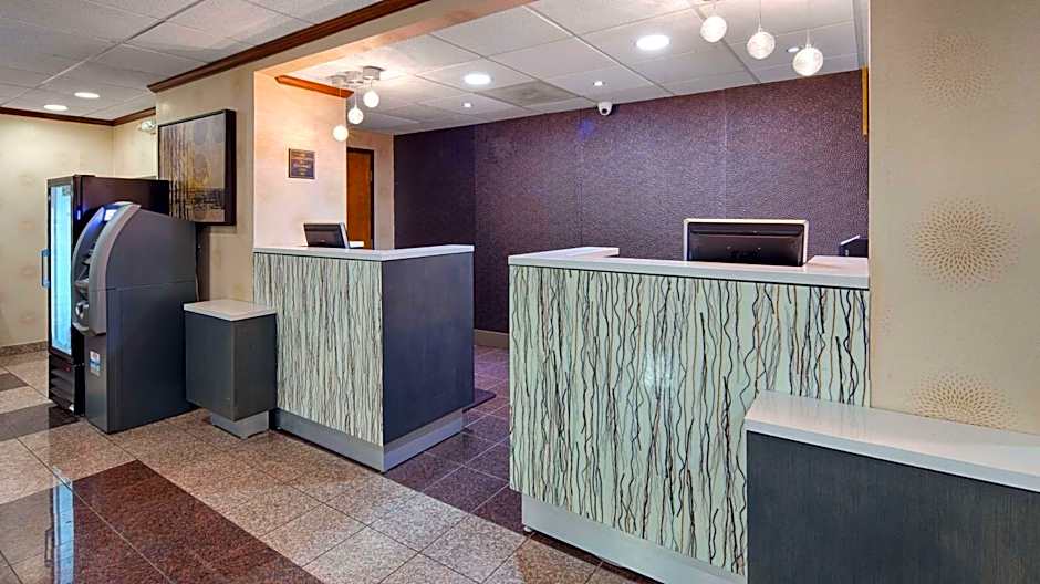 Best Western Plus Richmond Airport Hotel
