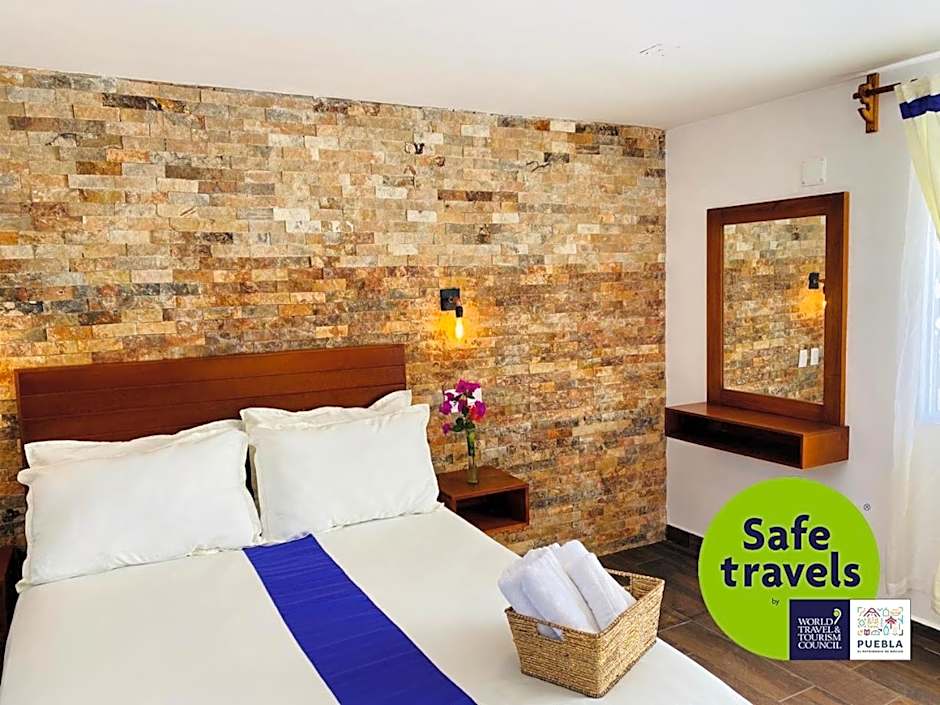 Hotel & Suites Cerro Roj0