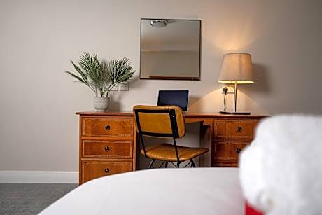 One-Bedroom Standard Double Suite with Sofa Bed - Non-Smoking