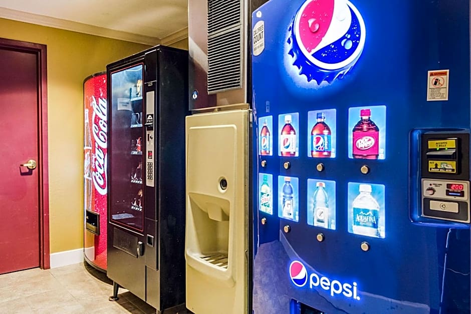 Quality Inn & Suites Carthage near Precious Moments Chapel