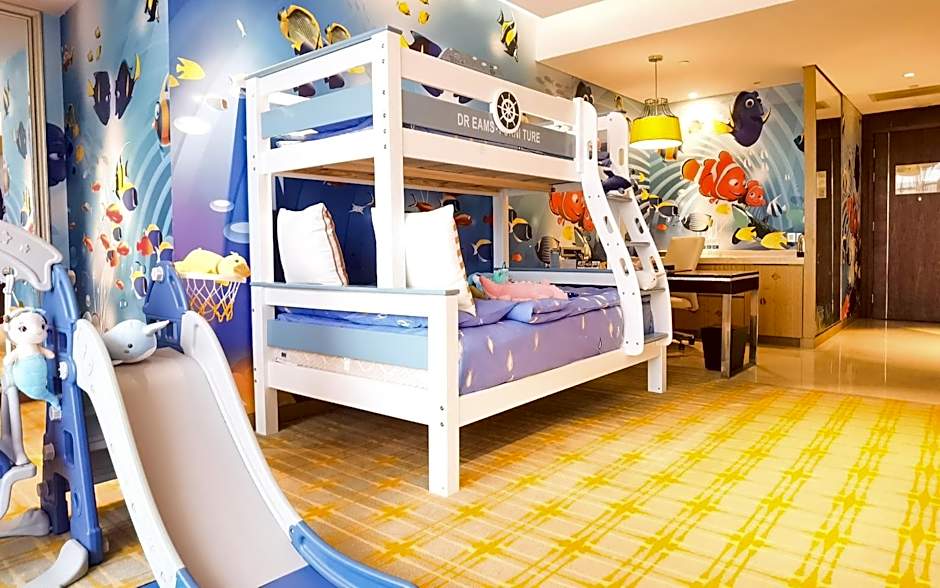 Photo 1 of 1 of Ocean Suite