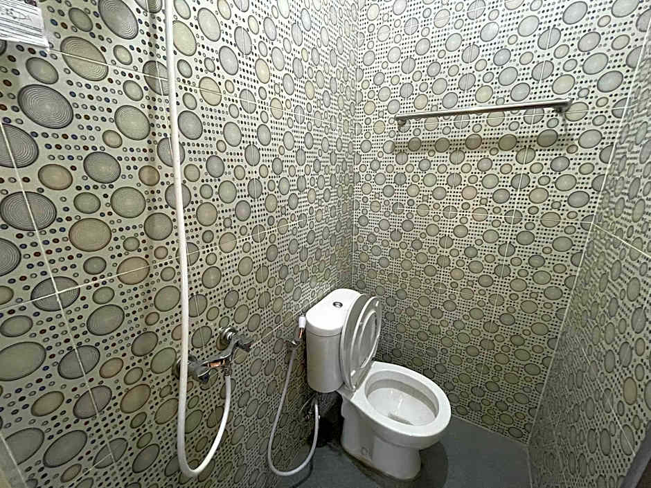 RedDoorz @ Ramelau near AP Pettarani