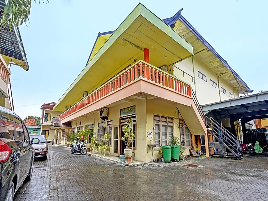 OYO 2708 Hotel Kemuning Syariah