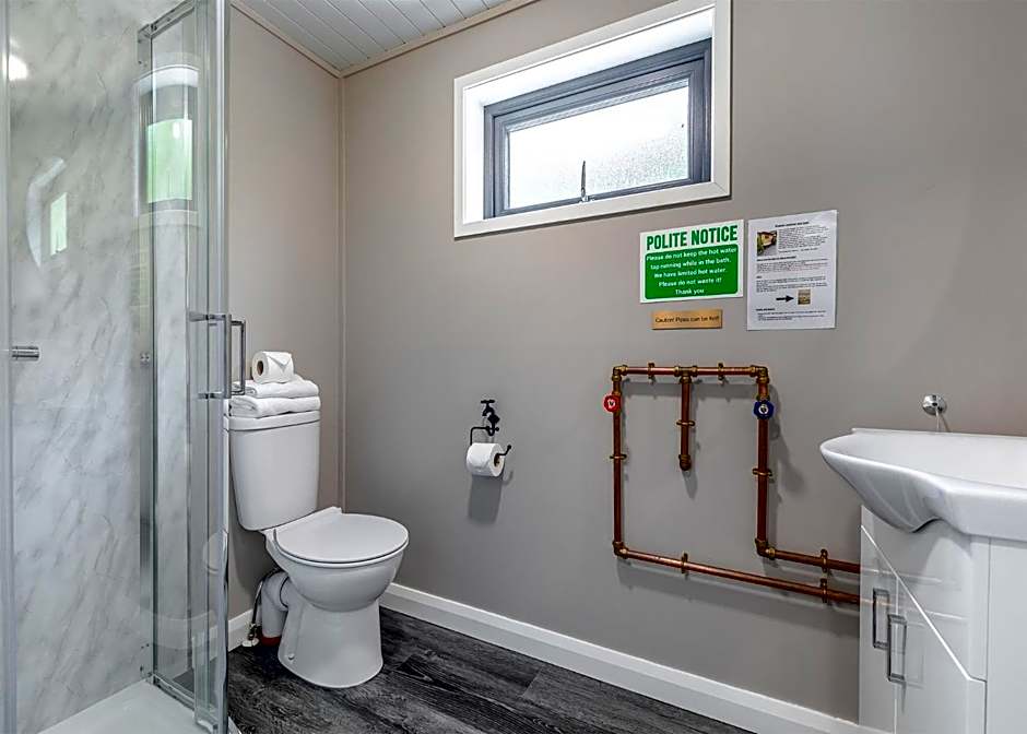 Charlesworth Lodges