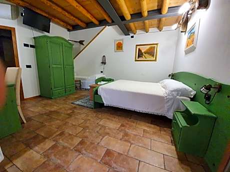 Triple Room with Private Bathroom