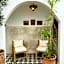 Riad Yu Yu