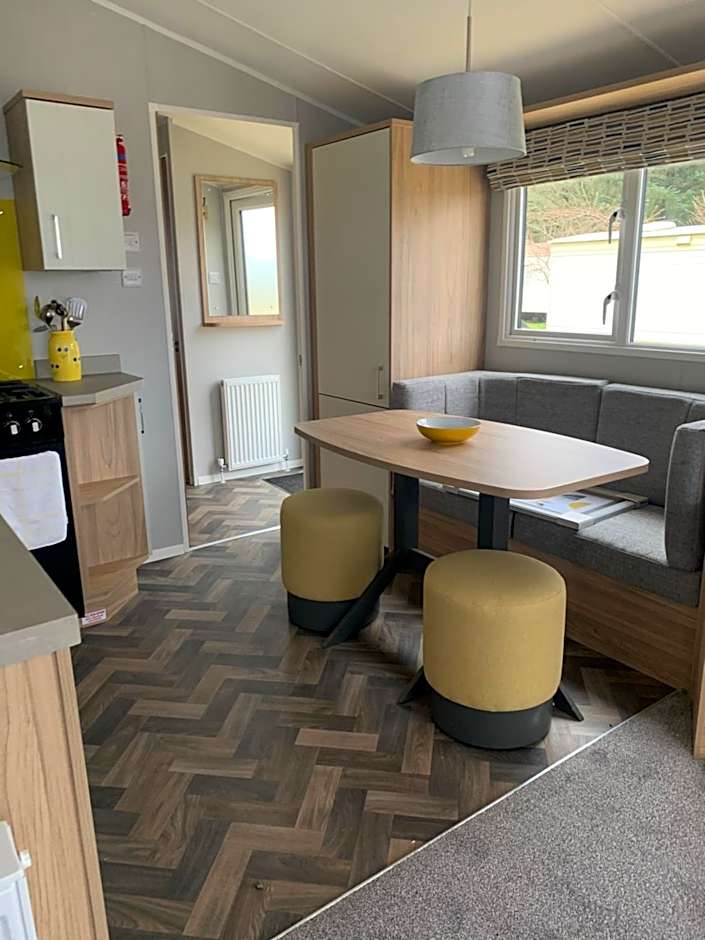 The Castleton Sea View 13