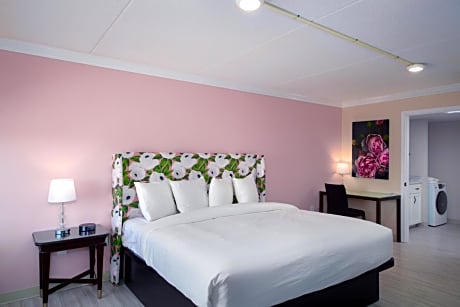 One-Bedroom Executive King Suite - Non-Smoking