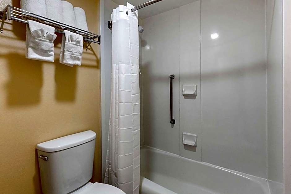 Quality Inn & Suites Hanes Mall