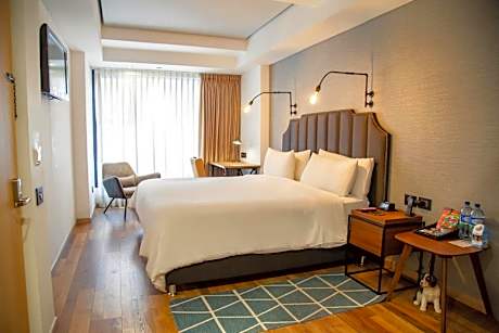 1 King Bed - Premium Room with Balcony