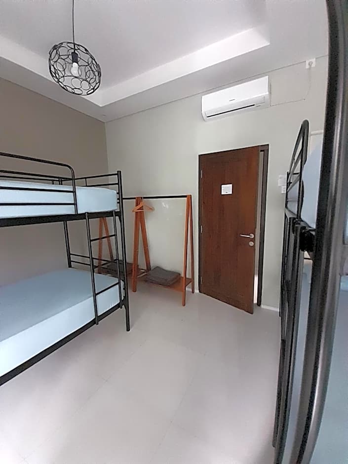 SaBi Guest House - Strategic Family -married couples only- Hostel in Prawirotaman