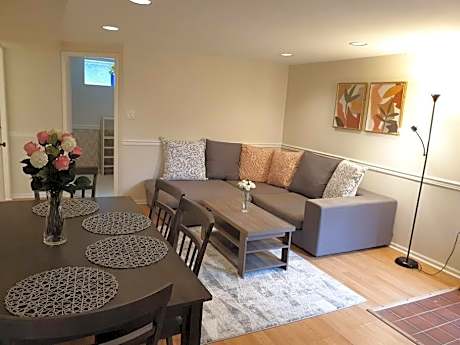 Happy, Cozy, Loving Guest Space in West Vancouver