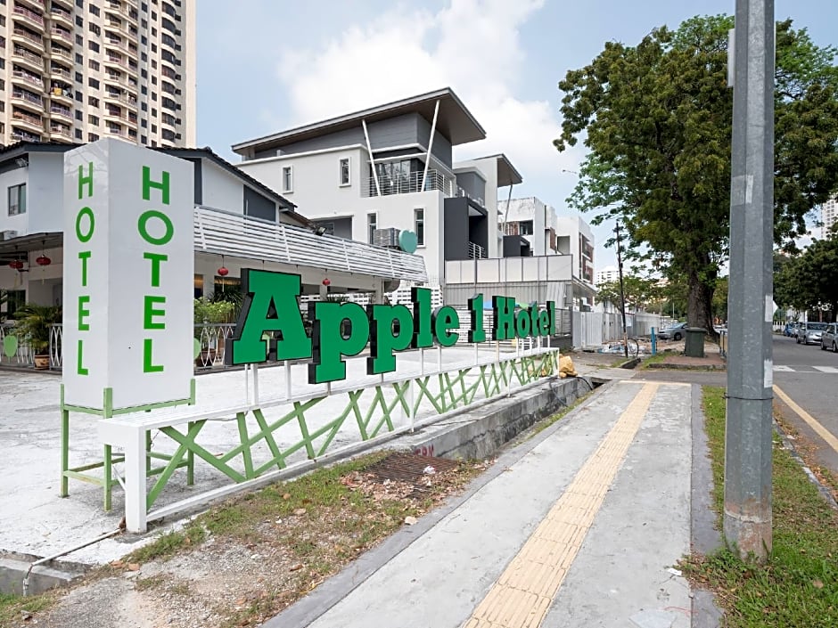 Apple 1 Hotel Gurney