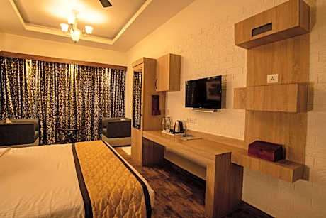 Deluxe Double or Twin Room with Balcony