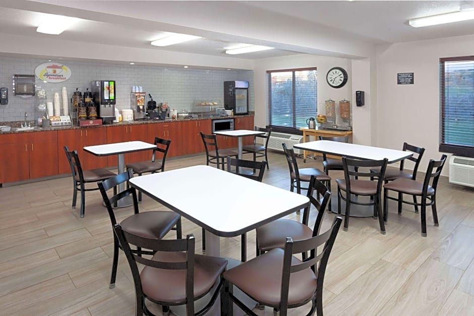 Super 8 by Wyndham Wausau