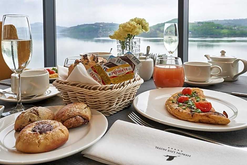 Heron Live Hotel Marina & SPA