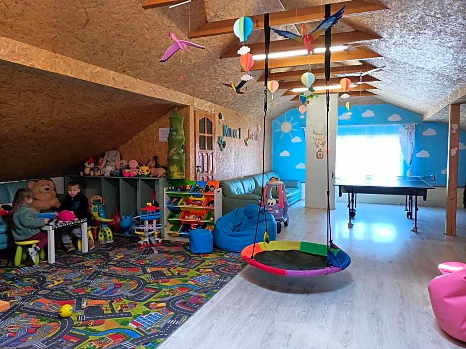 Pokoje Gościnne u MARCINA- sala zabaw, basen, melex, rowery, grill, mini dmuchaniec