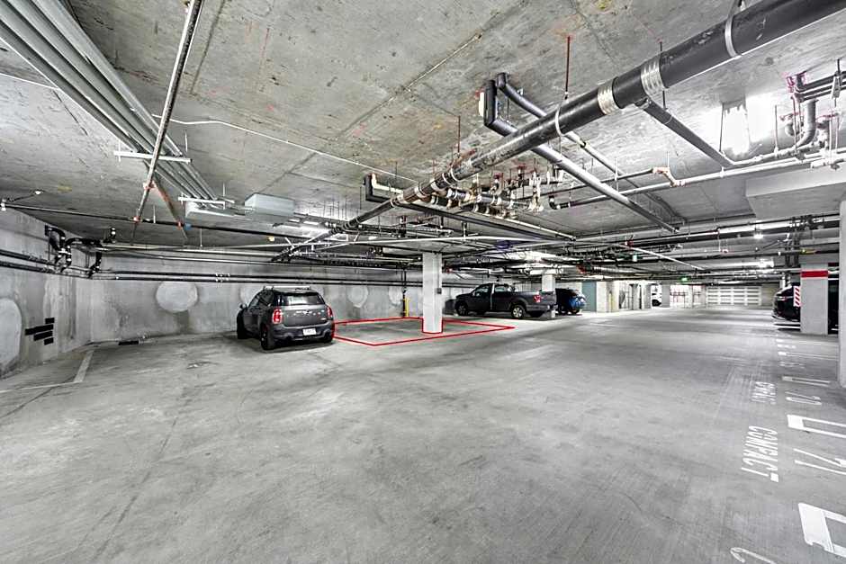 Beverly Grove Chic City Oasis 2 BR Apt with Den 138