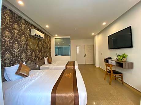 Deluxe Double or Twin Room with City View