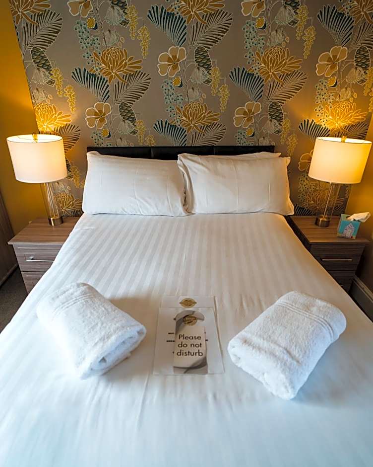 Johnny Dough's Conwy with Rooms