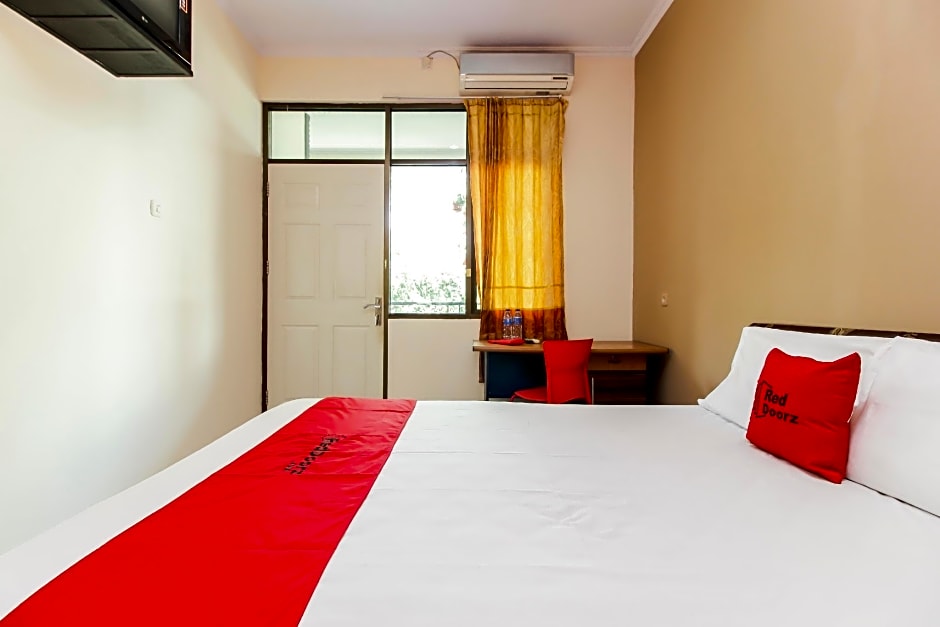 RedDoorz @ Jalan Pramuka Manado