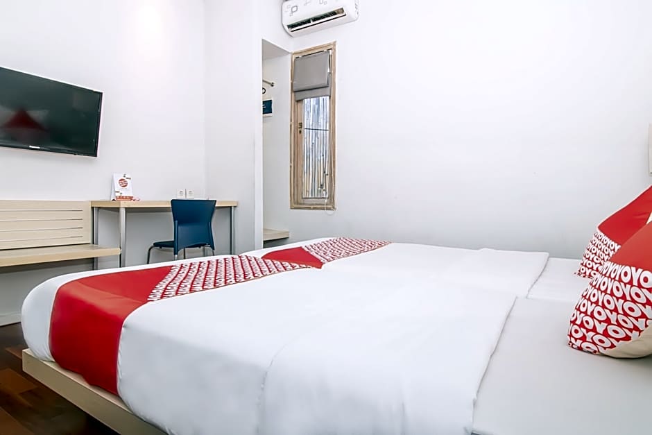OYO 2854 COZY B&B Seminyak