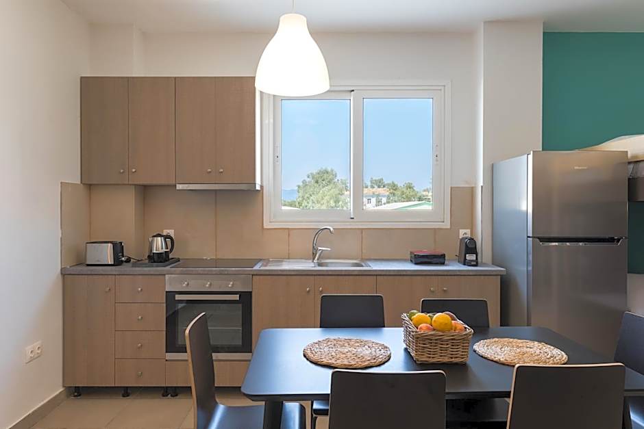 Local Hostel & Suites