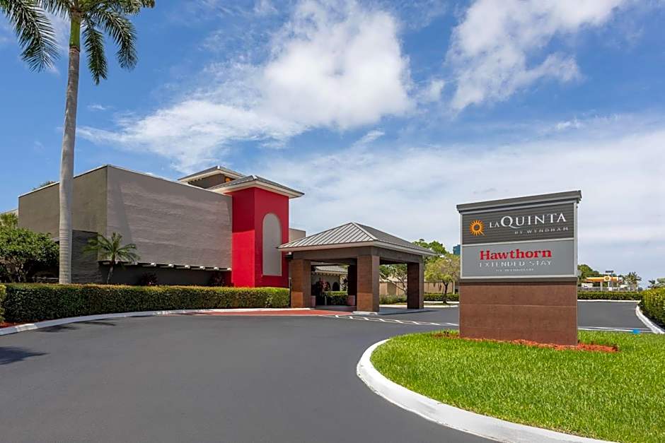 La Quinta Inn & Suites by Wyndham Fort Lauderdale Cypress Creek