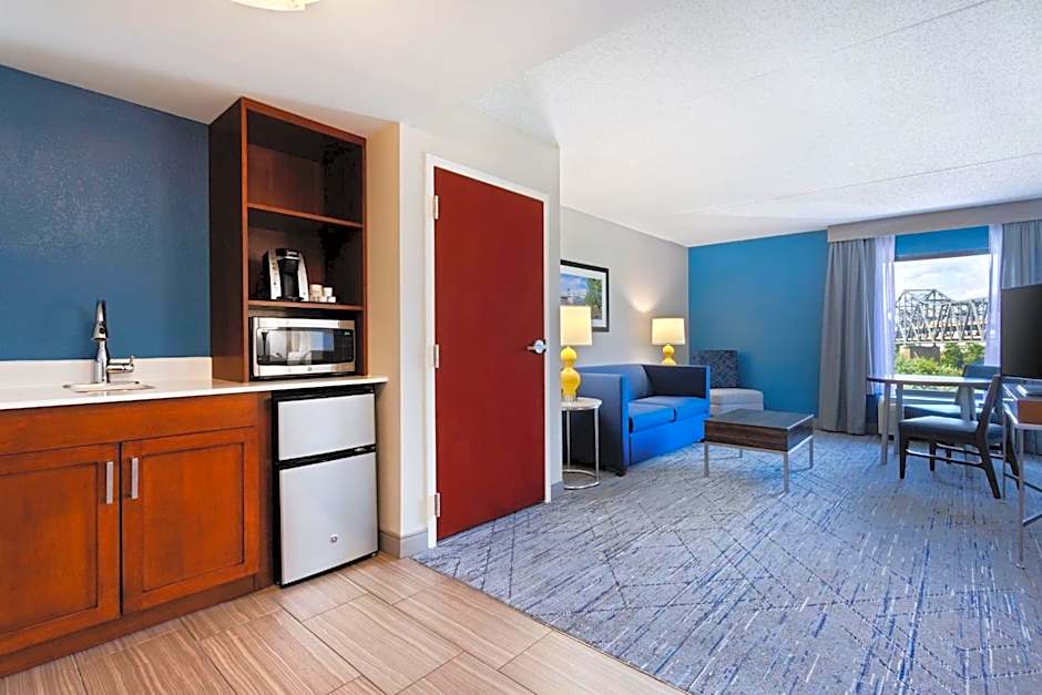 Holiday Inn Express & Suites Cincinnati Riverfront By IHG