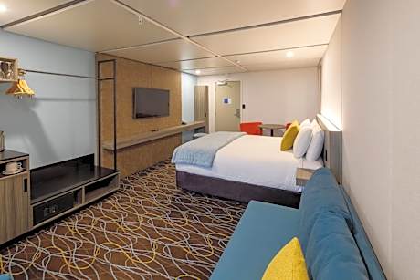 Superior King Room with River View