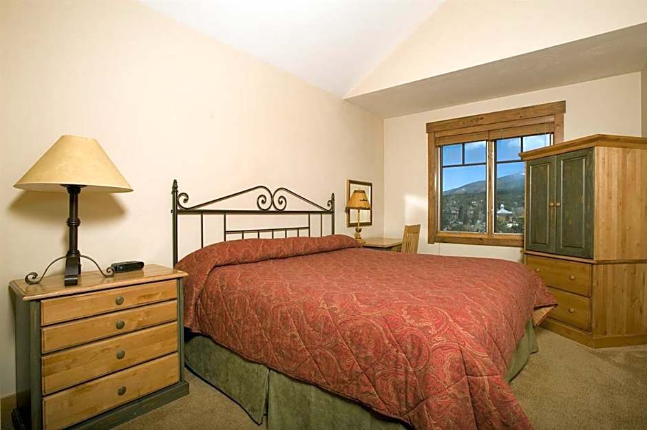 Mountain Thunder Lodge