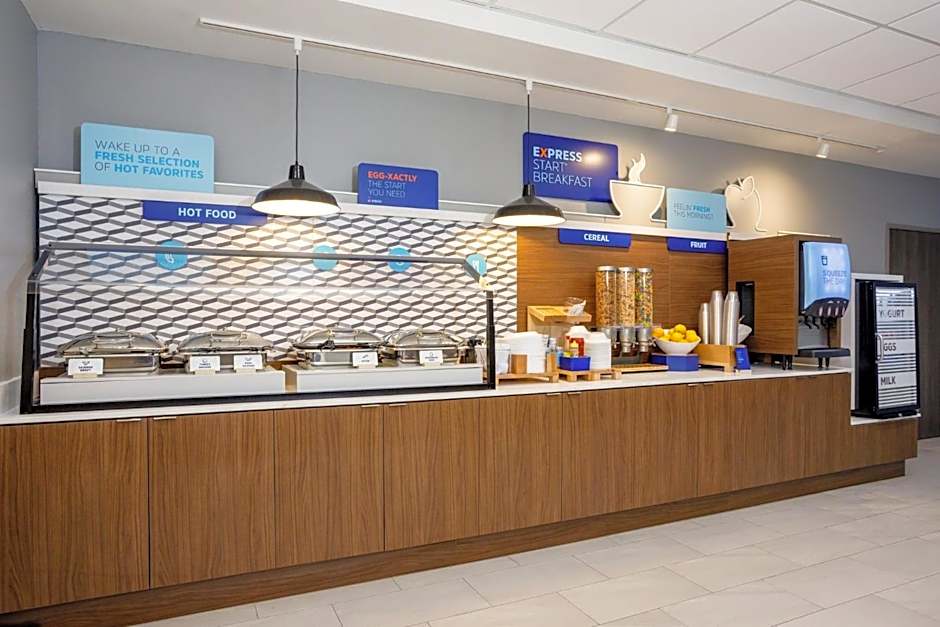 Holiday Inn Express & Suites Macclenny By IHG