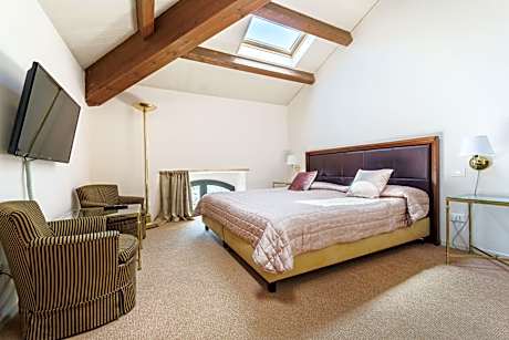 Large Studio with Terrace and Sea View