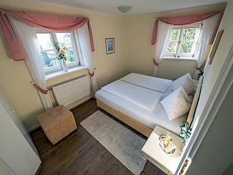 Apartment with Garden View