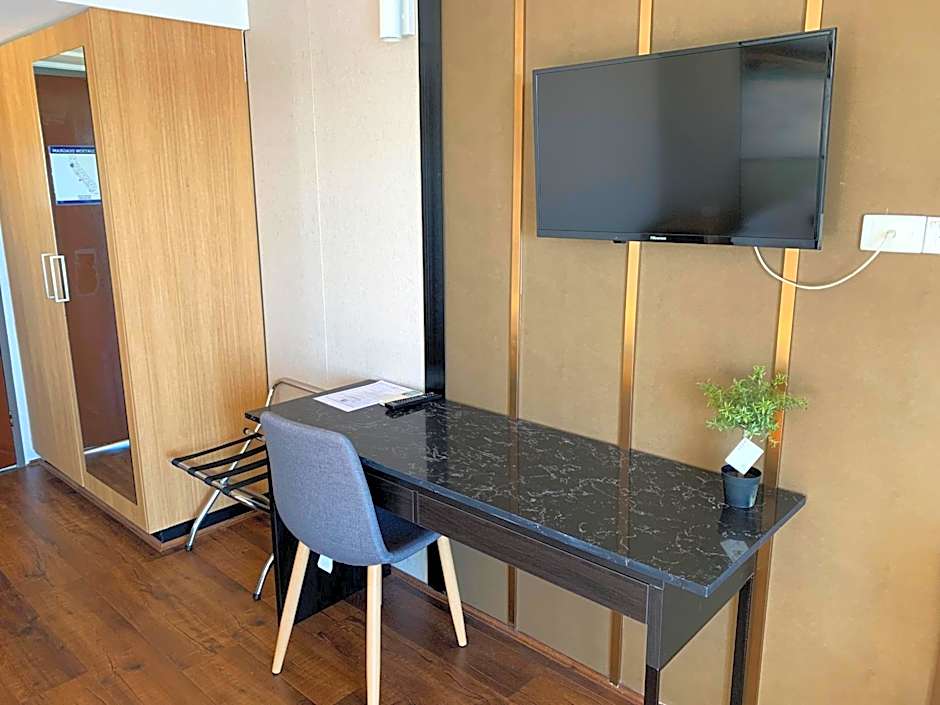 Mariners on the Waterfront