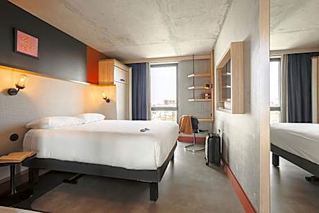 Superior Room with One Double Bed and One Single Bed with Balcony