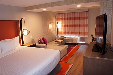 1 King Bed Deluxe Room Non-Smoking