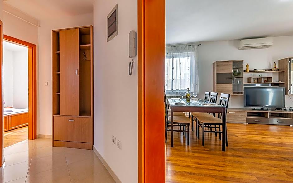 Istriensonne - Apartments Veruda mit Grillterrasse