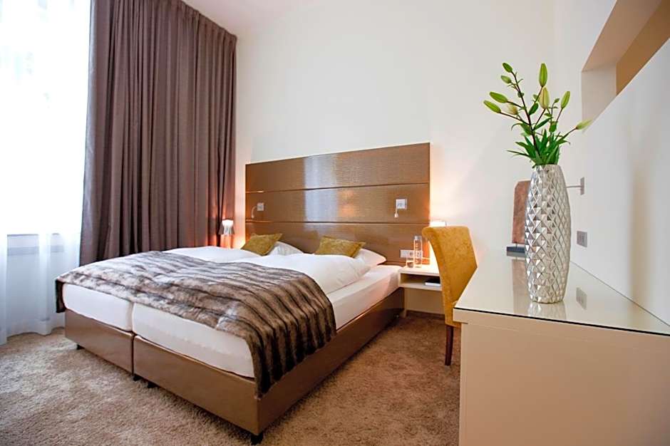 Photo 1 of 5 of Superior Suite