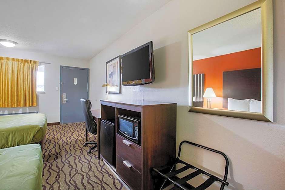 Quality Inn Columbus-East