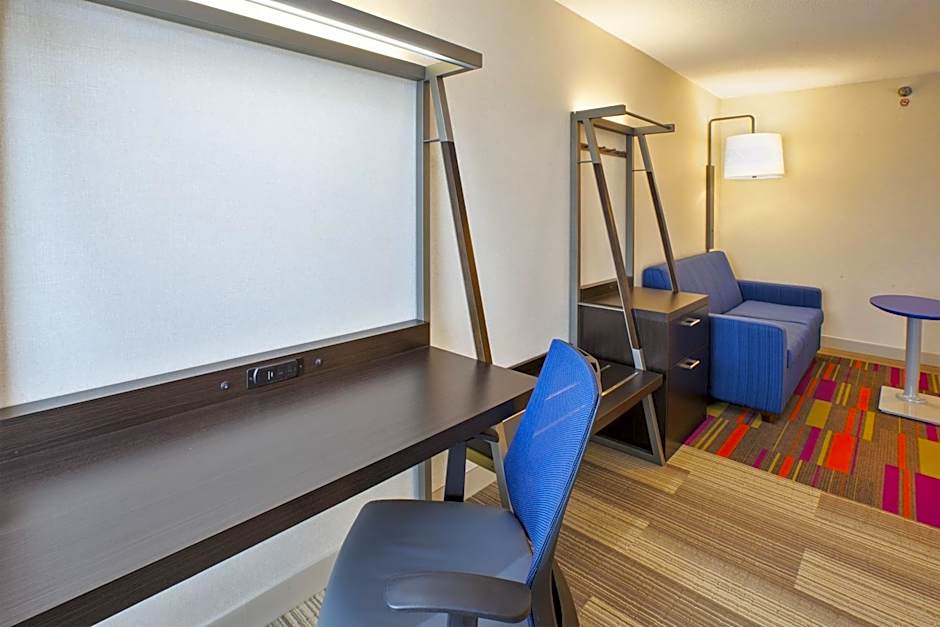 Holiday Inn Express & Suites Chicago-Midway Airport By IHG