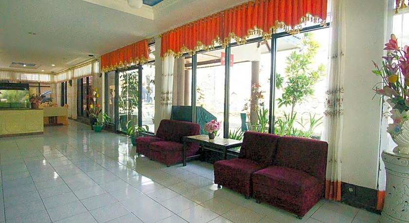 RedDoorz Plus near Pelabuhan Bitung